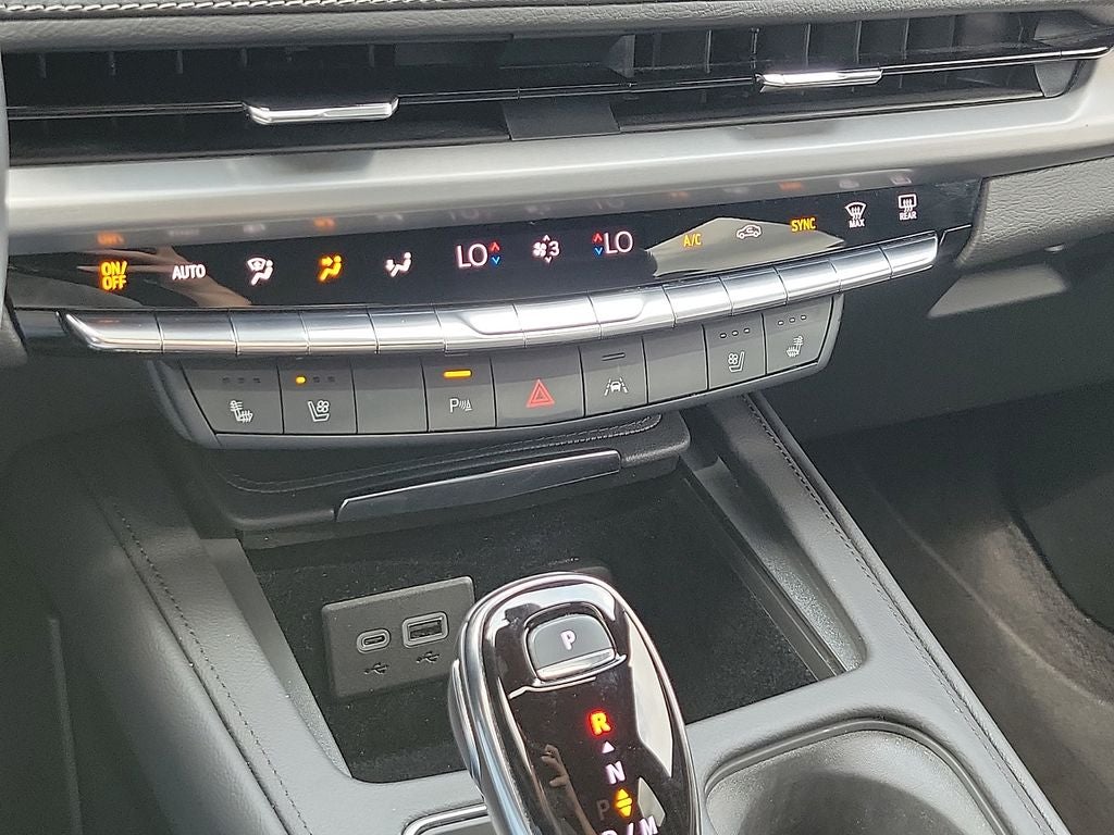 2024 Cadillac XT4 Premium Luxury