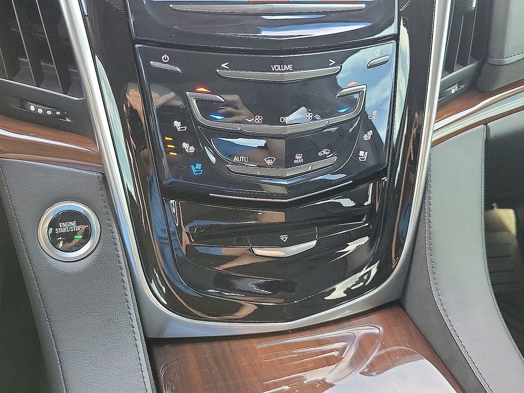 2020 Cadillac Escalade Luxury