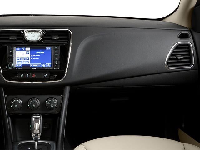 2014 Chrysler 200 4dr Sdn LX