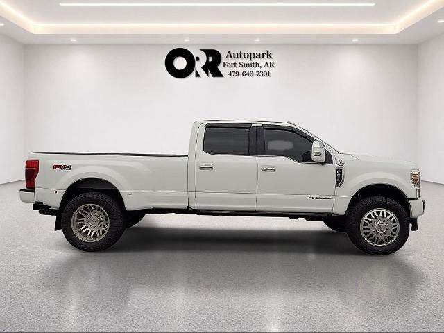 2022 Ford Super Duty F-450 DRW Platinum 4WD Crew Cab 8' Box