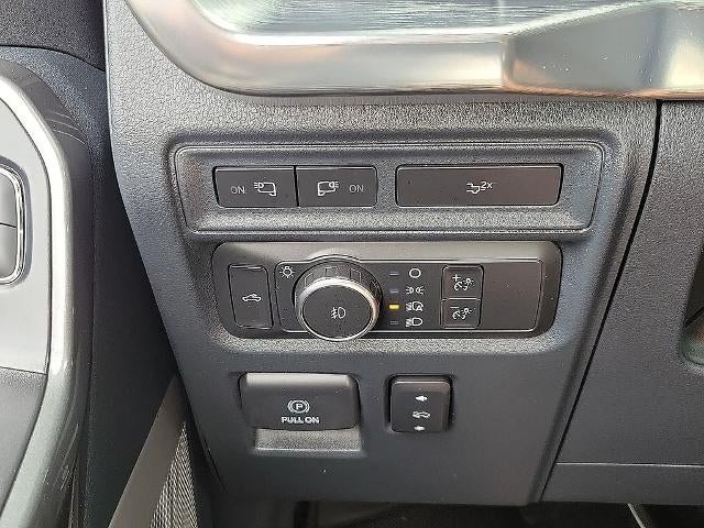 2022 Ford F-150 LARIAT 4WD SuperCrew 5.5' Box