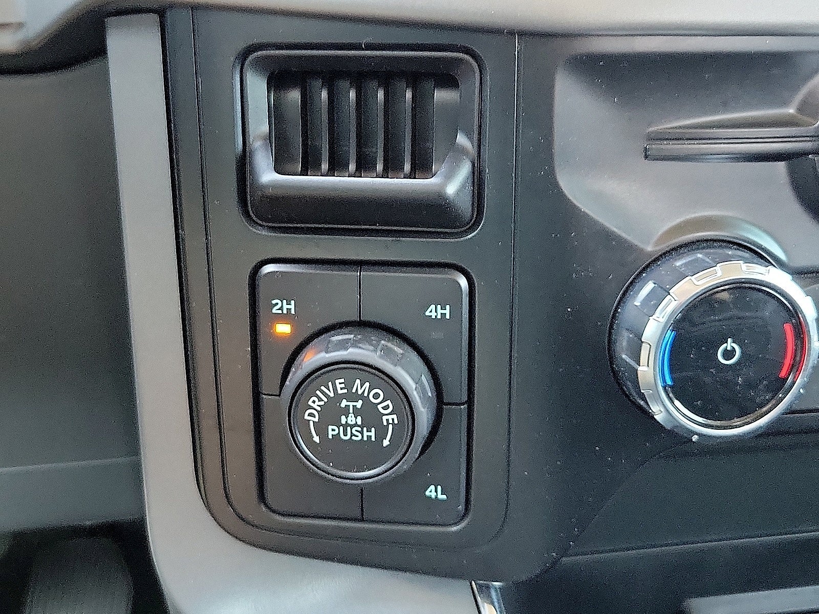 2024 Ford F-150 XLT 4WD SuperCrew 5.5' Box