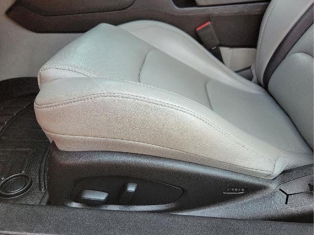 2017 Chevrolet Camaro 2dr Coupe 2LT