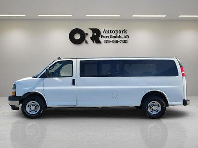 2020 Chevrolet Express Passenger 3500 Extended Wheelbase Rear-Wheel Drive 1LT