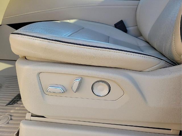 2023 Cadillac Escalade 4WD Premium Luxury