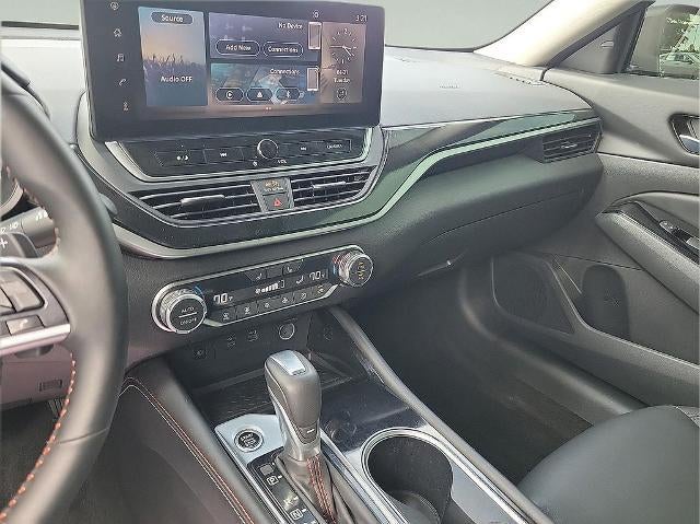 2025 Nissan Altima SR FWD