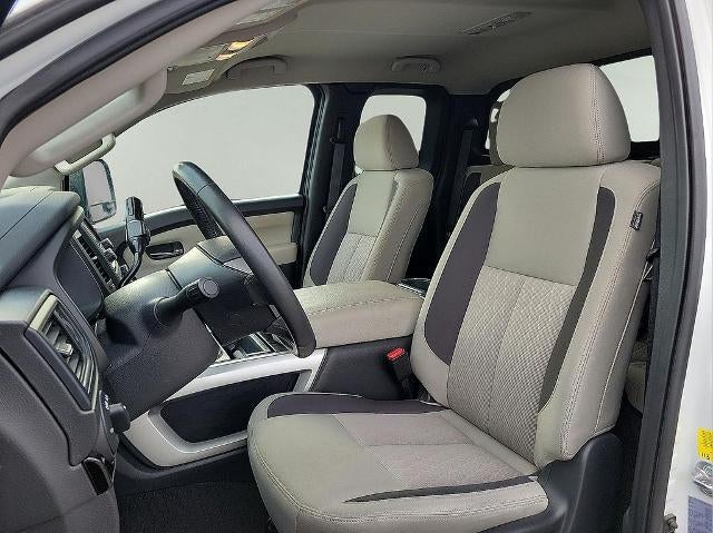 2024 Nissan Titan 4x4 King Cab SV