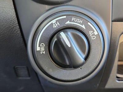 2023 Nissan Titan 4x4 Crew Cab SV