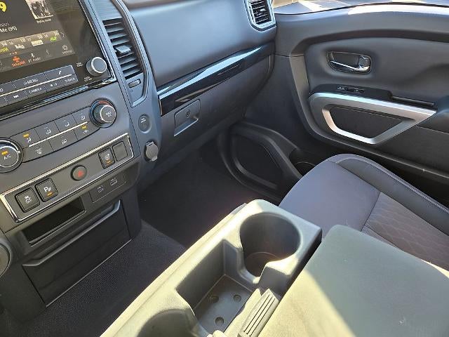 2023 Nissan Titan 4x4 Crew Cab SV