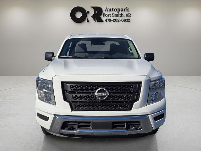 2023 Nissan Titan 4x4 Crew Cab SV