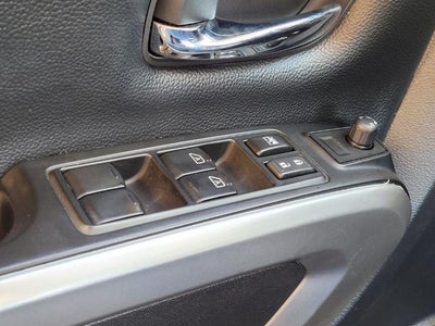 2024 Nissan Titan 4x4 Crew Cab SV