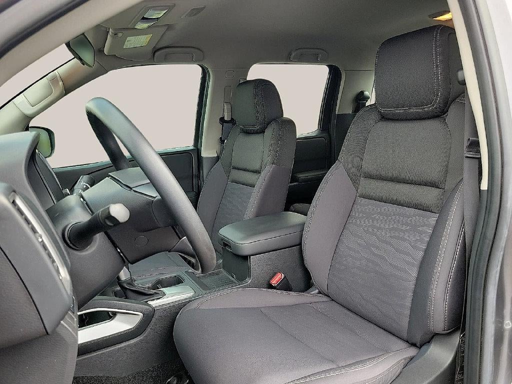 2023 Nissan Frontier Crew Cab 4x4 SV Auto