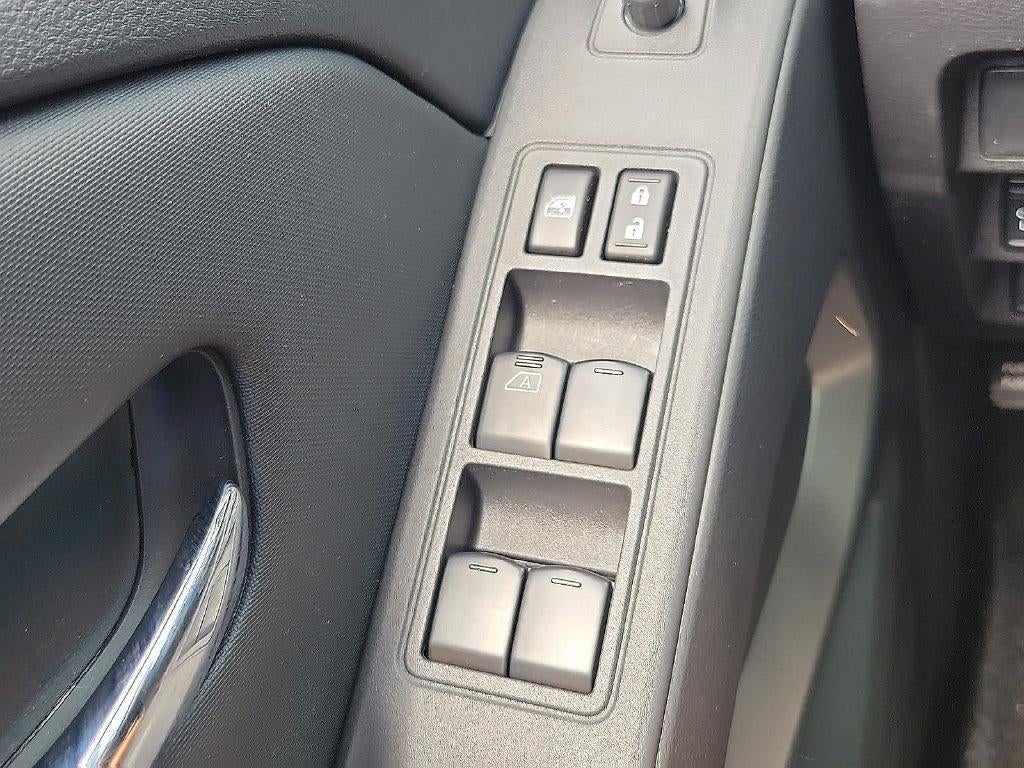 2023 Nissan Frontier Crew Cab 4x4 SV Auto