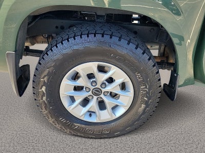 2024 Nissan Frontier Crew Cab 4x4 SV