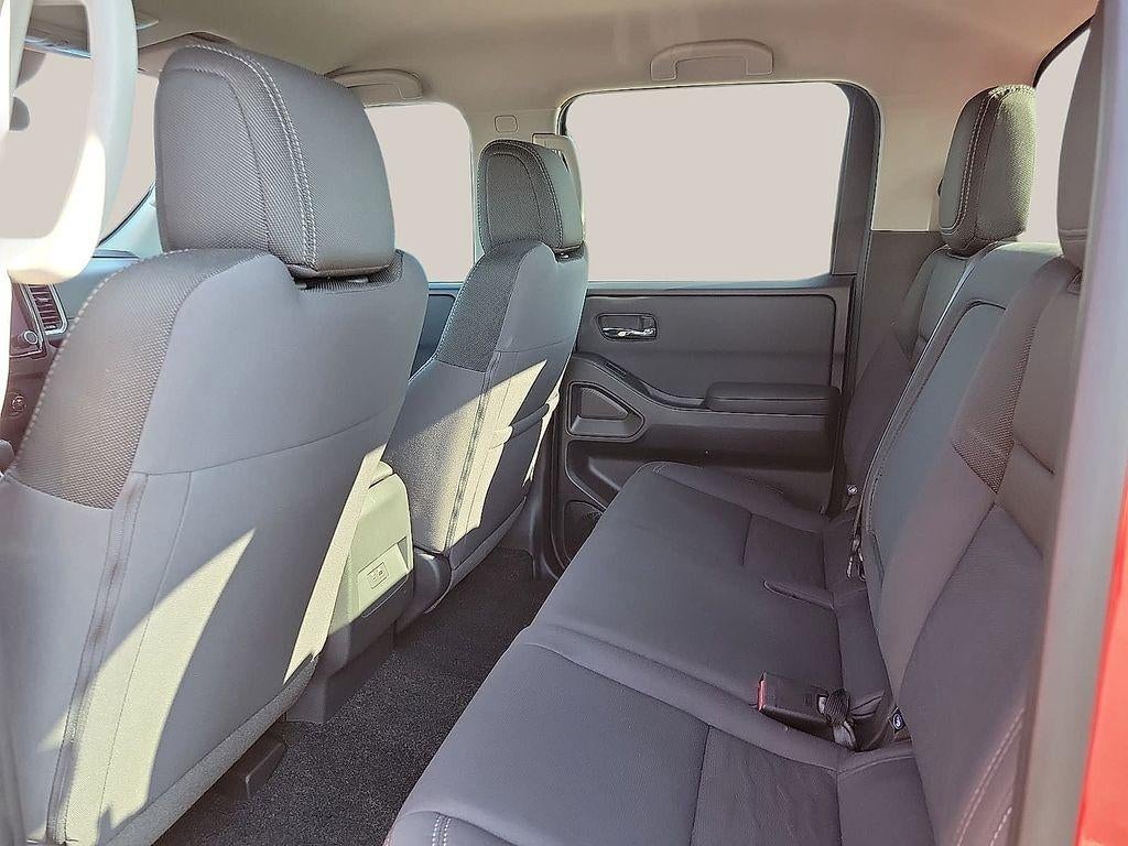 2024 Nissan Frontier Crew Cab 4x4 SV