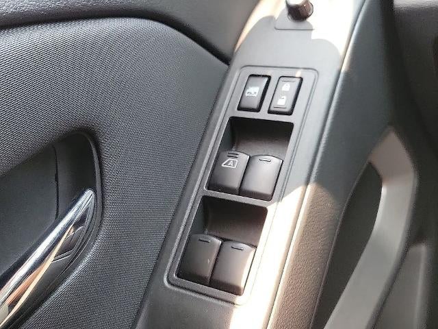 2024 Nissan Frontier Crew Cab 4x4 SV