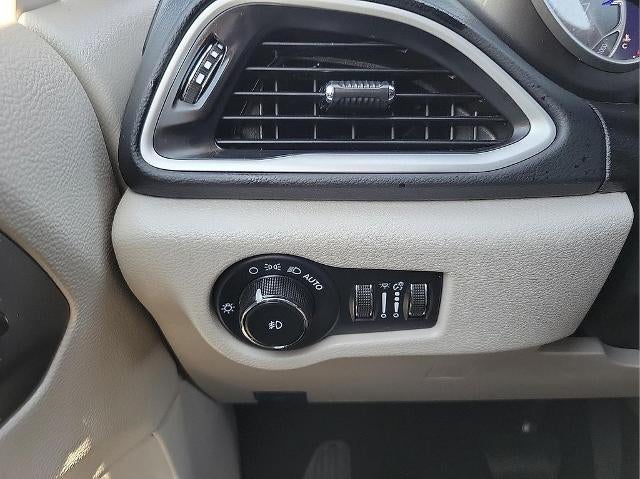 2023 Chrysler Pacifica Touring L FWD
