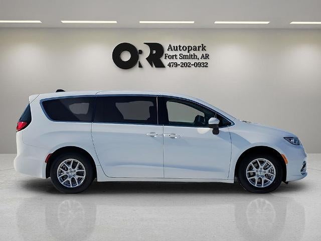 2023 Chrysler Pacifica Touring L FWD