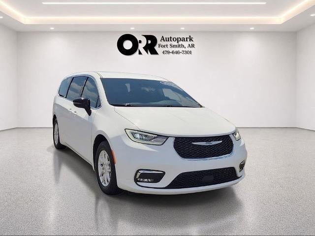 2025 Chrysler Pacifica Select FWD