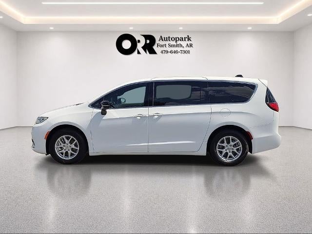 2025 Chrysler Pacifica Select FWD