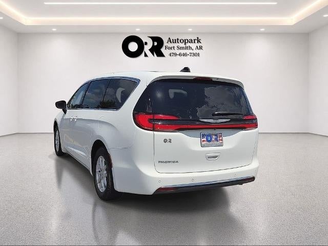 2025 Chrysler Pacifica Select FWD
