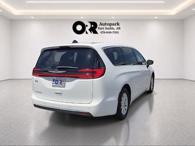 2025 Chrysler Pacifica Select FWD