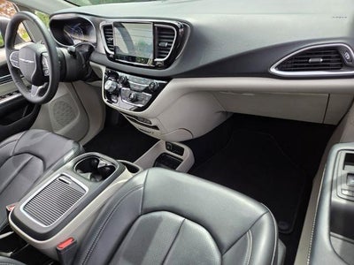 2023 Chrysler Pacifica Touring L FWD