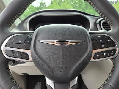 2023 Chrysler Pacifica Touring L FWD