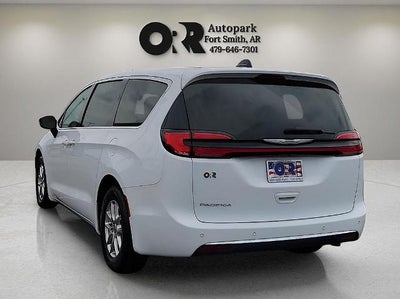 2024 Chrysler Pacifica Touring L FWD