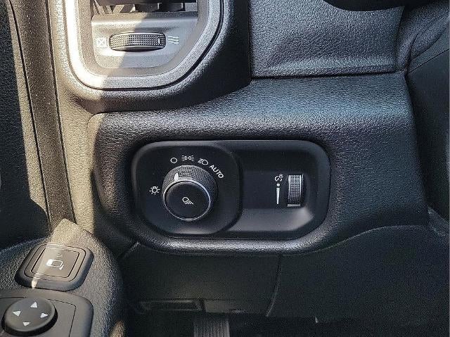 2024 RAM 3500 Tradesman 4x4 Crew Cab 8' Box