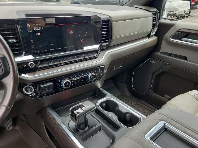 2022 GMC Sierra 1500 Crew Cab Short Box 4-Wheel Drive SLT