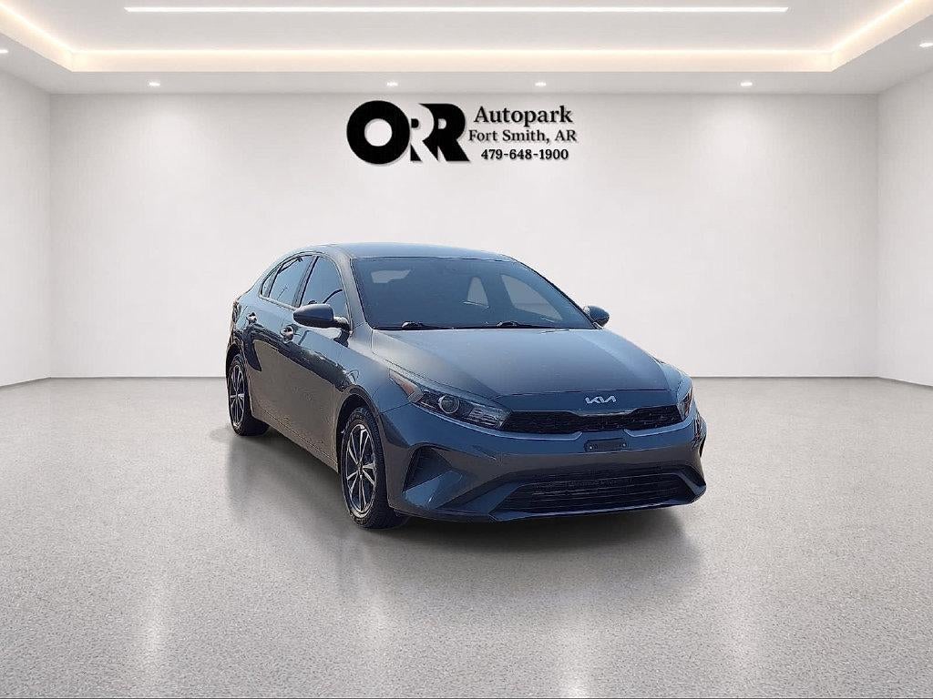2024 Kia Forte LXS IVT
