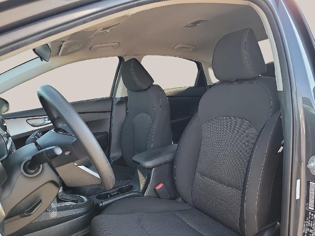 2024 Kia Forte LXS IVT