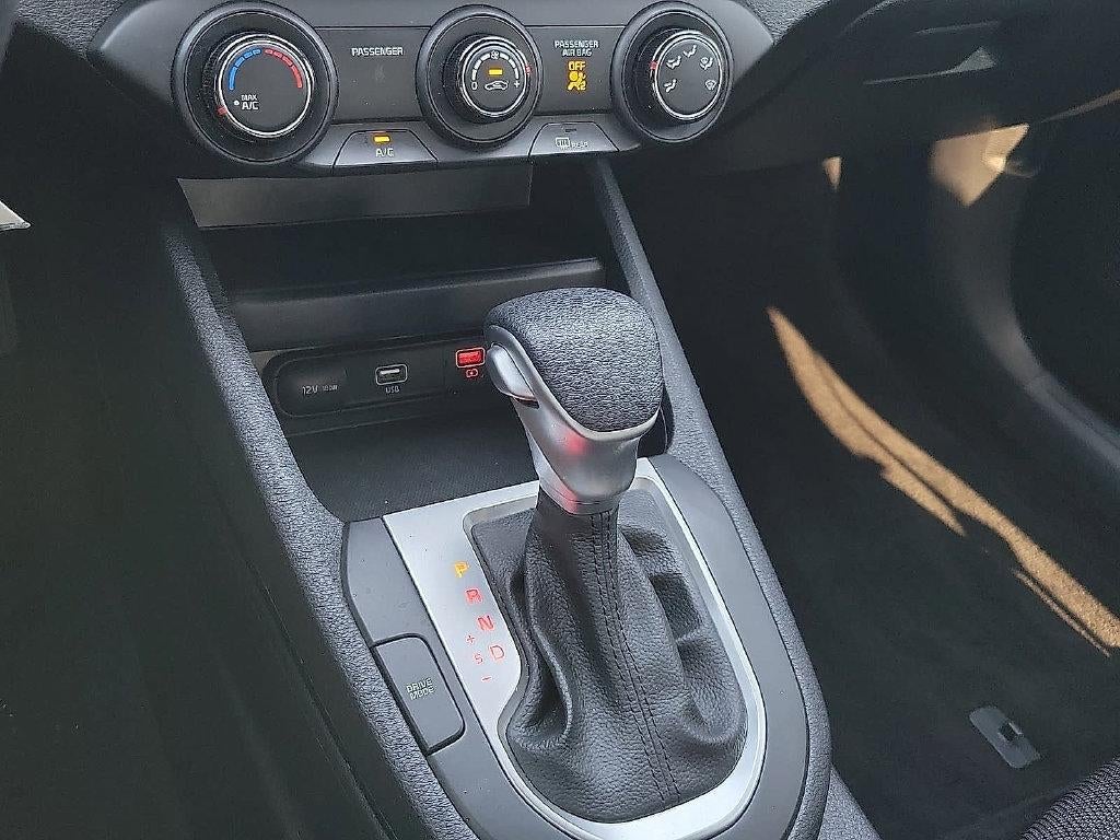 2024 Kia Forte LXS IVT