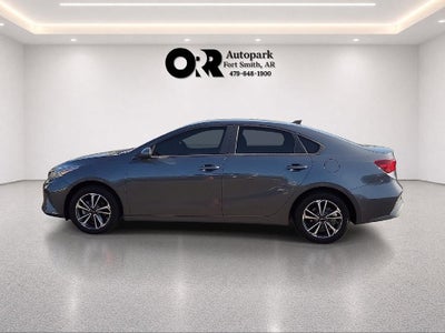 2024 Kia Forte LXS IVT
