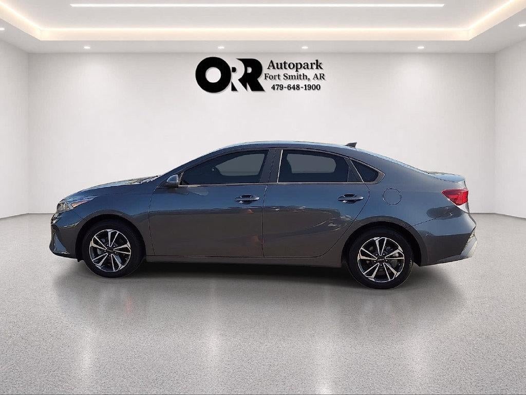 2024 Kia Forte LXS IVT