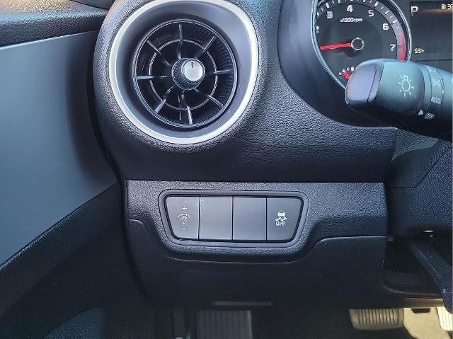 2024 Kia Forte LXS IVT