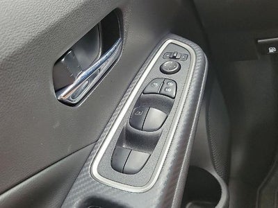 2025 Nissan Versa SR CVT