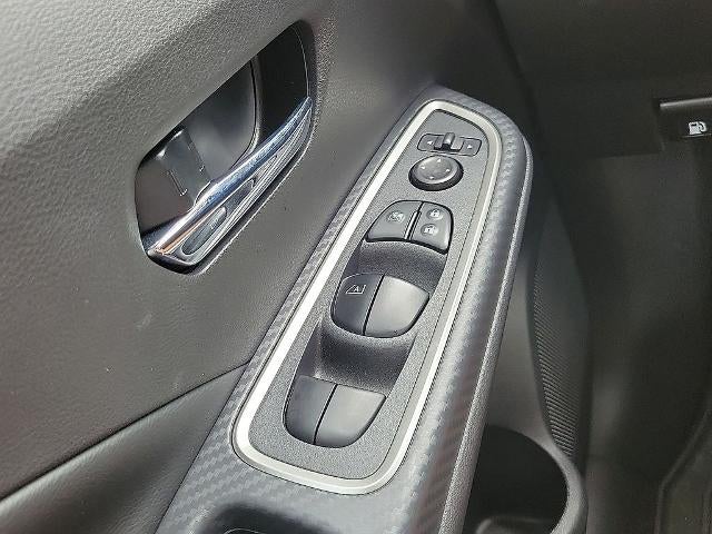 2025 Nissan Versa SR CVT