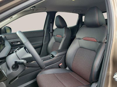 2025 Nissan Kicks SR FWD