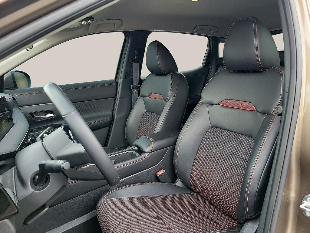2025 Nissan Kicks SR FWD
