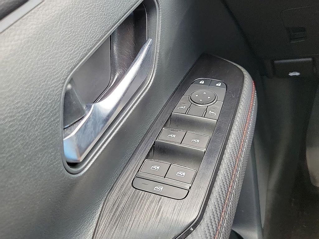 2025 Nissan Kicks SR FWD