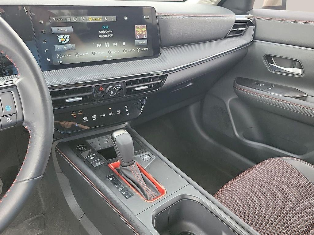 2025 Nissan Kicks SR FWD