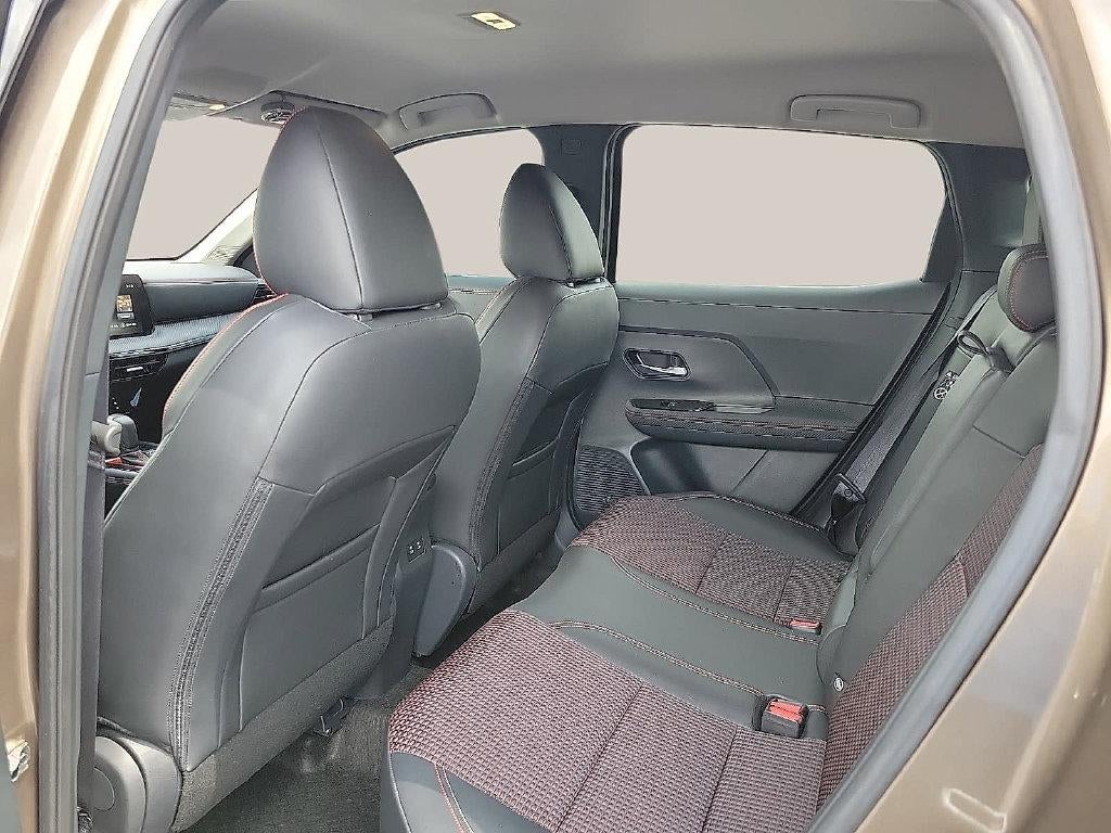2025 Nissan Kicks SR FWD