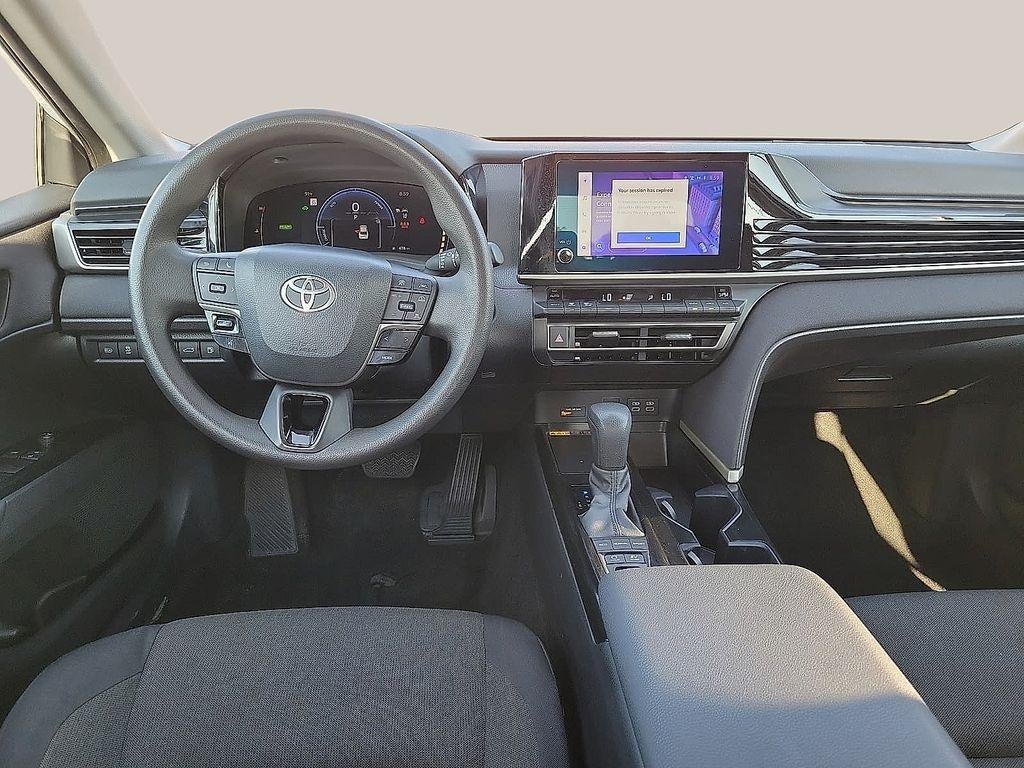 2025 Toyota Camry LE (SE)