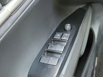 2025 Toyota Camry LE (SE)