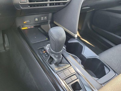 2025 Toyota Camry LE (SE)