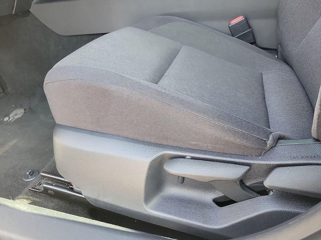2025 Toyota Camry LE (SE)