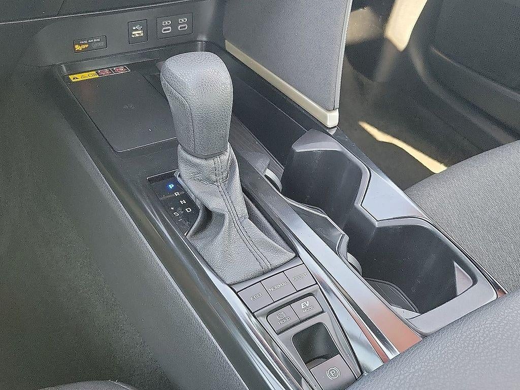 2025 Toyota Camry LE (SE)