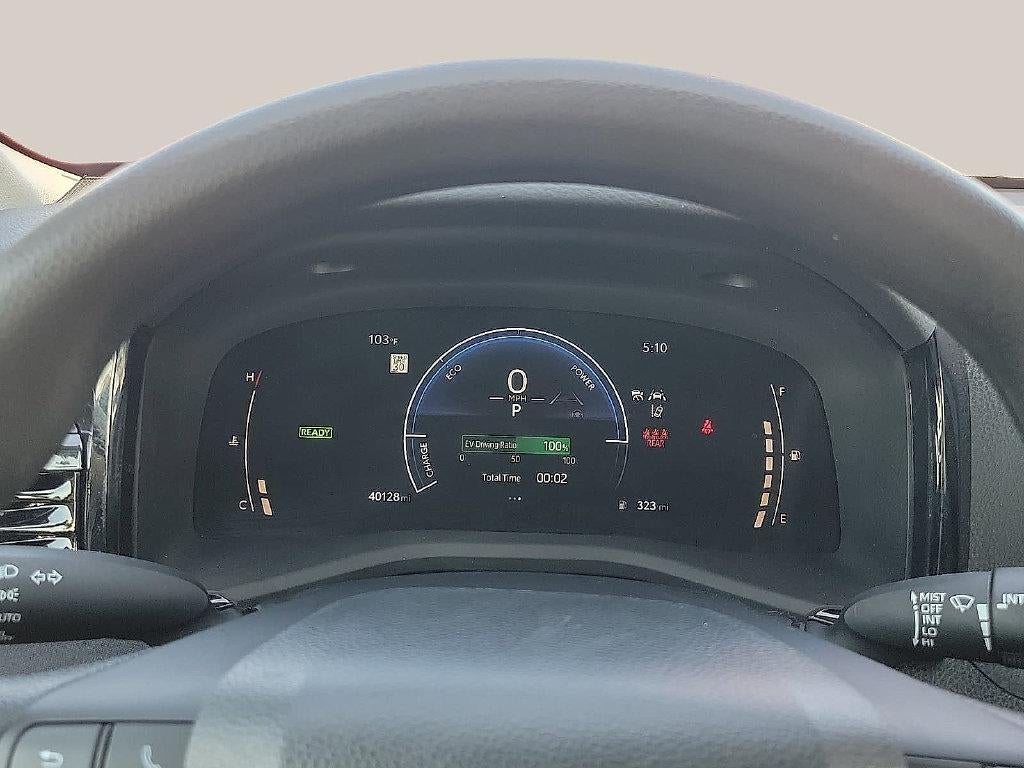 2025 Toyota Camry LE (SE)